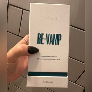 NIB RE-VAMP Plumping Body Serum